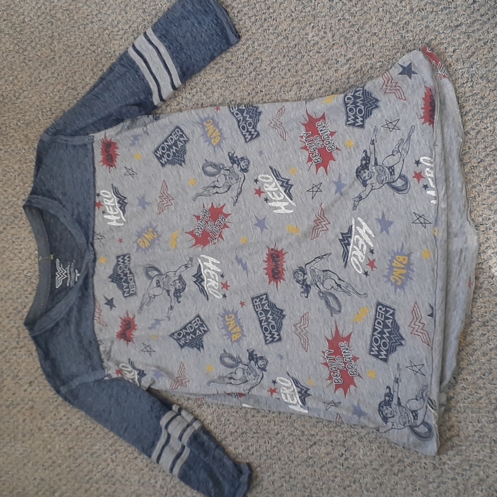 Wonder Woman Graphic Nightshirt SIZE M